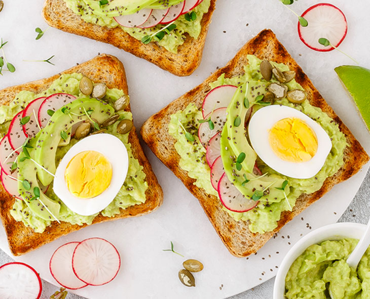 10 healthy and easy breakfast energy toasts
