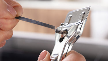 Blade easy to replace