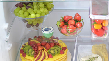 Universal odour absorber for fridges