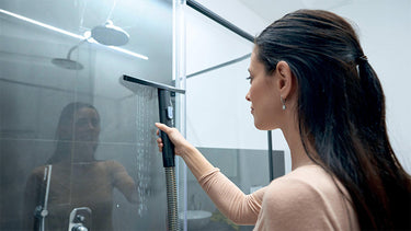 Streak-free glass cleaning