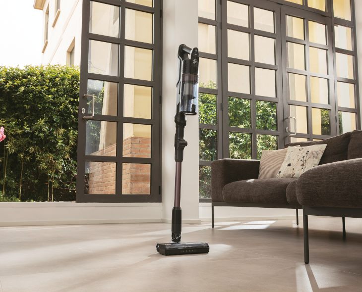 Cómo eliminar las manchas de aceite del suelo de cemento