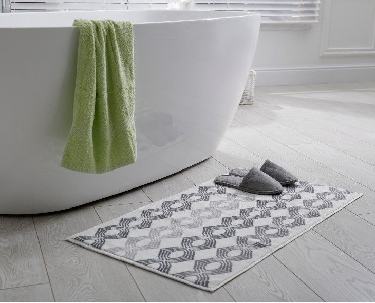 Une nouvelle maison après des travaux de rénovation ? Voici comment nettoyer les carreaux récemment posés 