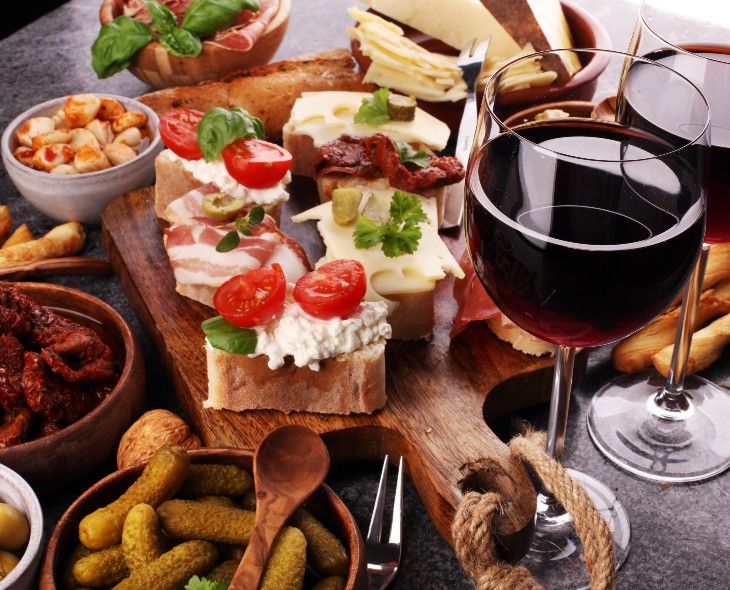 Vino y tapas: cómo crear el maridaje perfecto