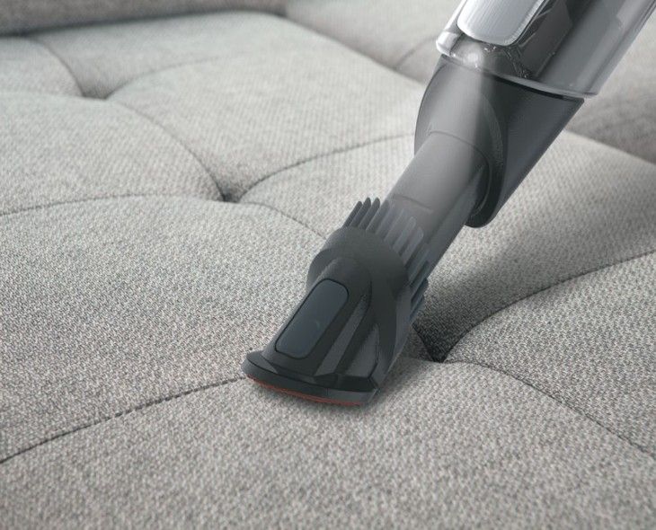 Guide facile pour nettoyer un fauteuil en tissu