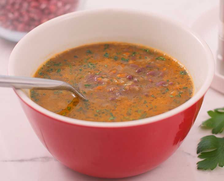 Les meilleures recettes de soupes faites maison pour affronter l’hiver