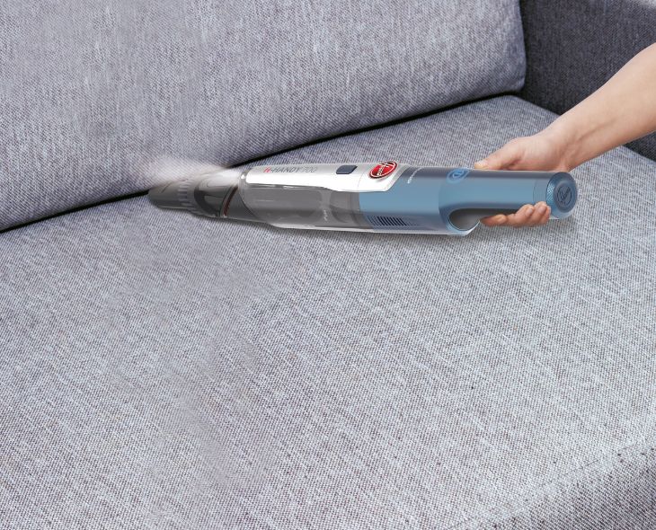 Canapé en tissu : comment le nettoyer en profondeur 