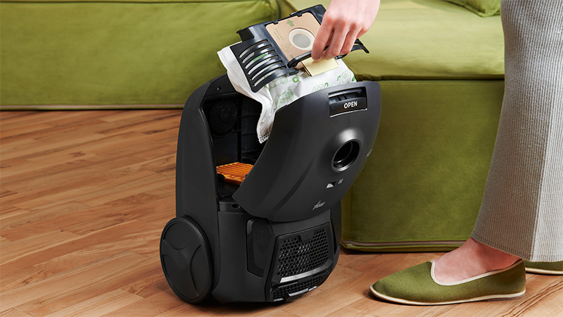 Changez votre sac aspirateur rapidement et facilement