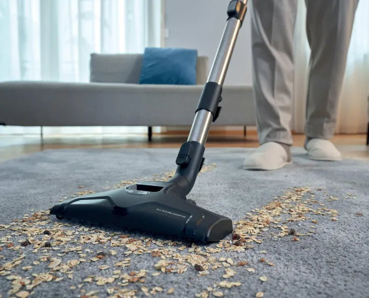 Tutte le differenze tra scopa elettrica e aspirapolvere