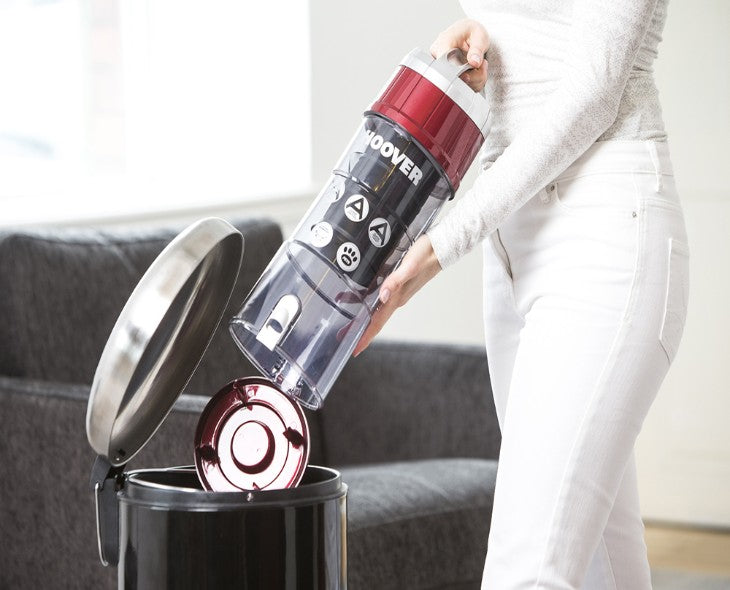 Ecco dove si butta la polvere dell’aspirapolvere