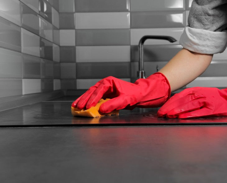 Pulire il piano cottura